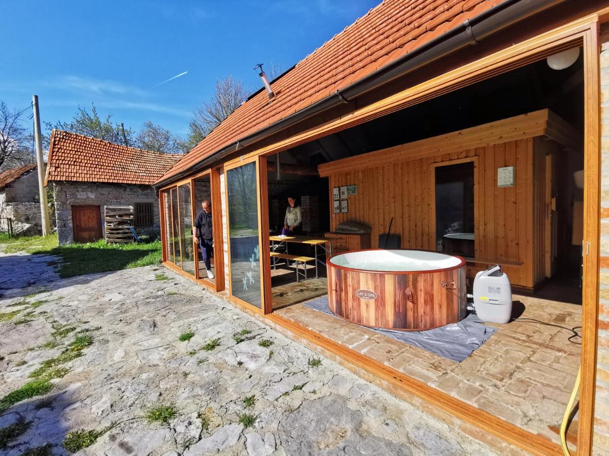 Sokol - Secret Forest House Gracac  Exterior photo