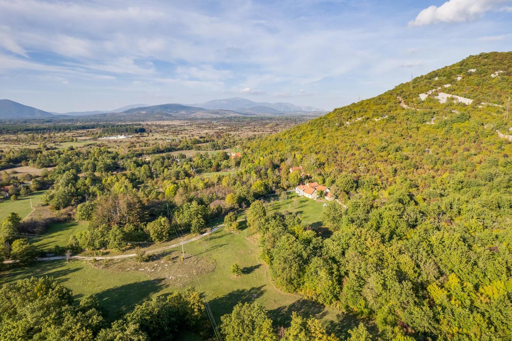 Sokol - Secret Forest House Gracac  Exterior photo